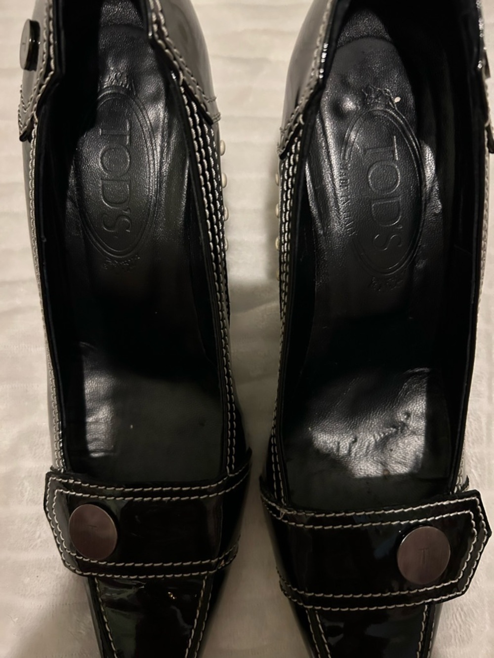 TOD'S | Black Patent Pumps With White Stitching Sz 8.5 - Picture 9 of 10